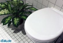 Toilettendeckel montieren