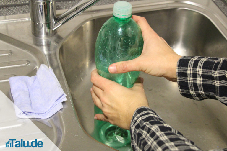 Abflussrohr verstopft? So reinigen Sie den Abfluss richtig! - Talu.de