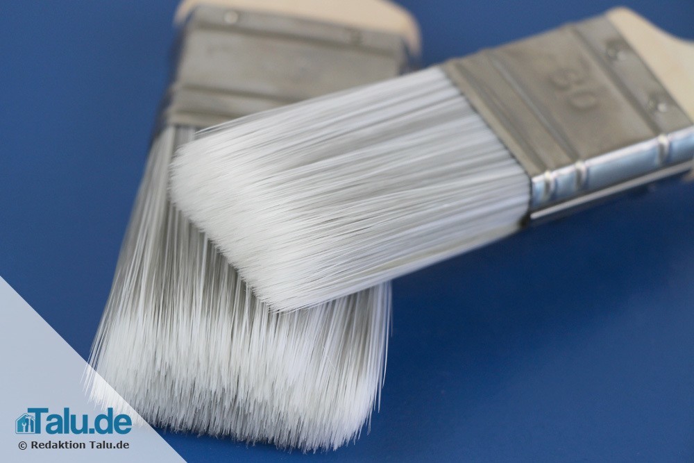 Lackpinsel aus Kunststoff
