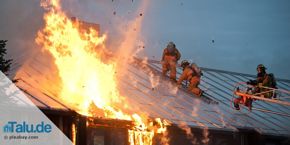 Brand durch Blitzeinschlag