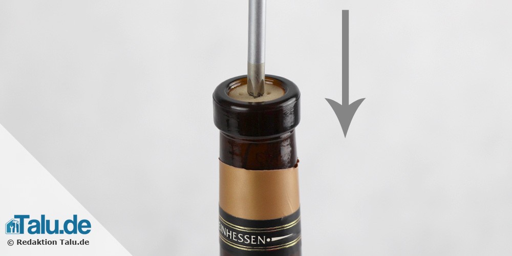 Korken eindrücken