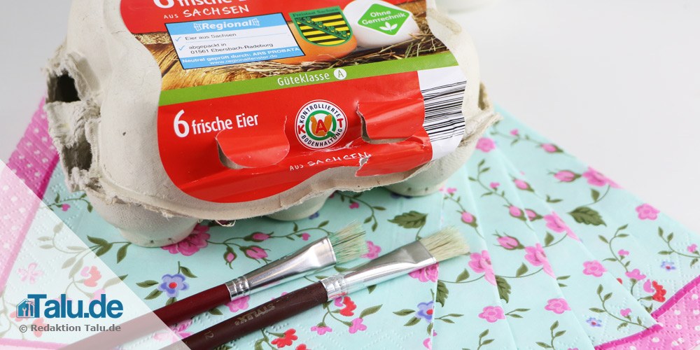 Eierkarton und Servietten