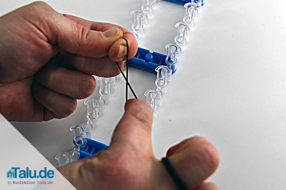 Loom Band verdrehen