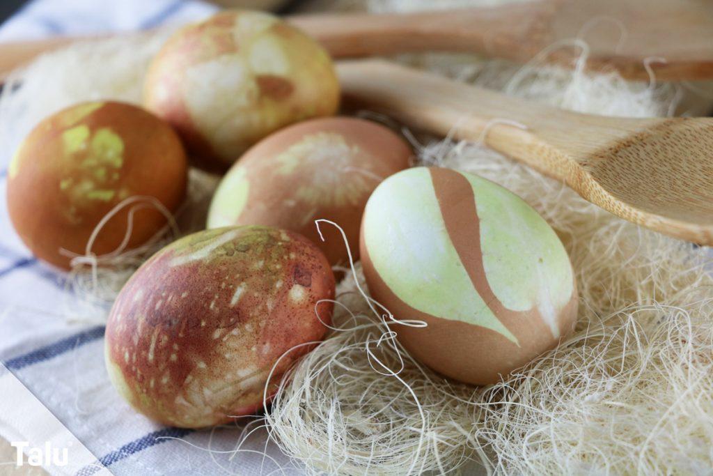 Ostereier färben mit Zwiebelschalen