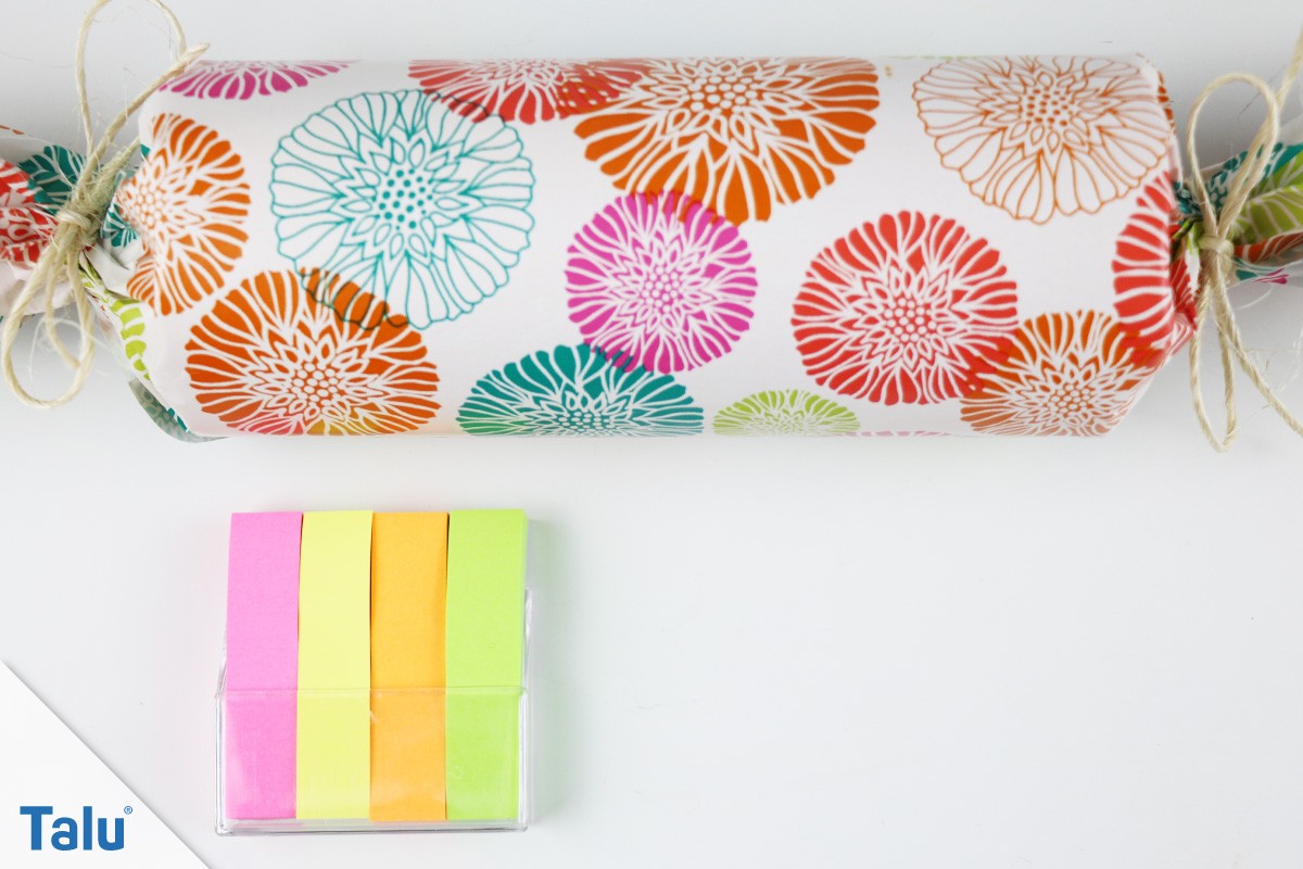 Geschenk verzieren mit Post-Its