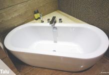 Acryl-Badewanne