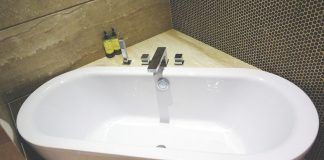 Acryl-Badewanne
