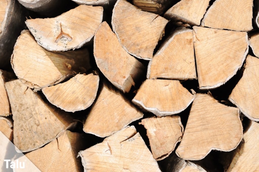 Brennholz lagern - Ideen und Tipps für das Lagern von Kaminholz - Talu.de