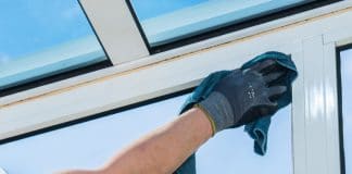 Fensterrahmen reinigen