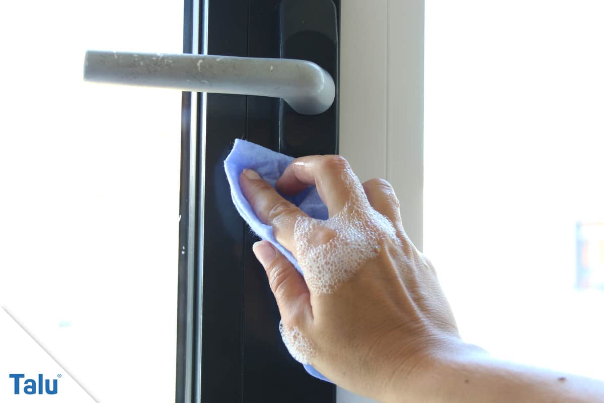 Fensterrahmen reinigen