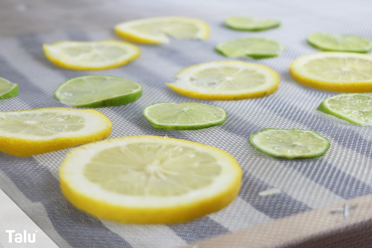Limettenscheiben trocknen