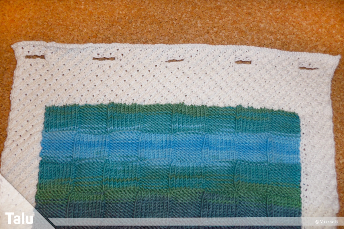 Kissenhülle stricken, gestrickte Knopflöcher
