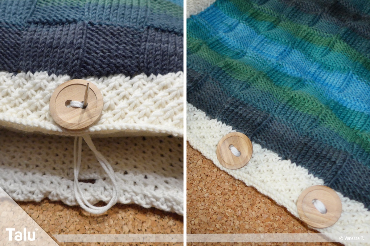 Kissenhülle stricken, Holzknöpfe annähen