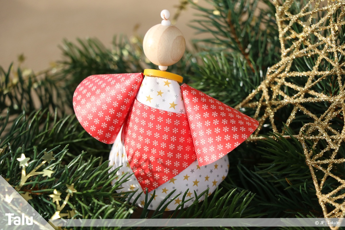 Weihnachtsengel basteln, Weihnachtsengel aus Papierkegeln