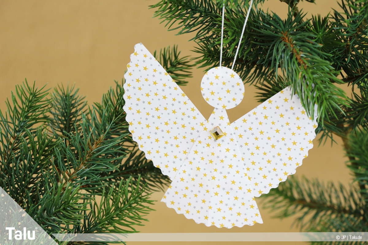 Weihnachtsengel basteln, Variante 3, fertiger dritter Weihnachtsengel