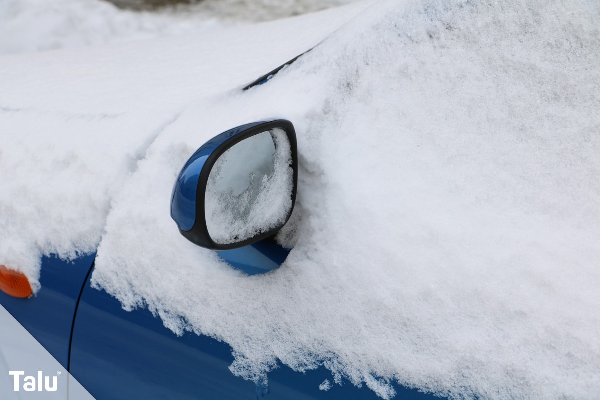 Was tun, wenn die Scheibe im Auto innen beschlagen ist? 