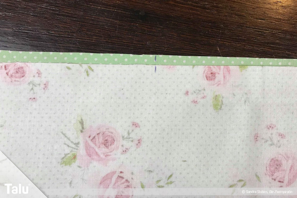 Tischdecke nähen mit Rand, Mitte markieren