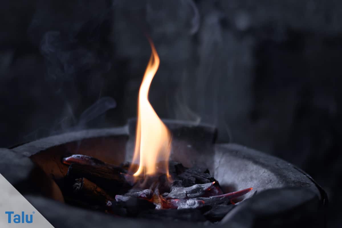 Smoker selber bauen, offene Feuerflamme