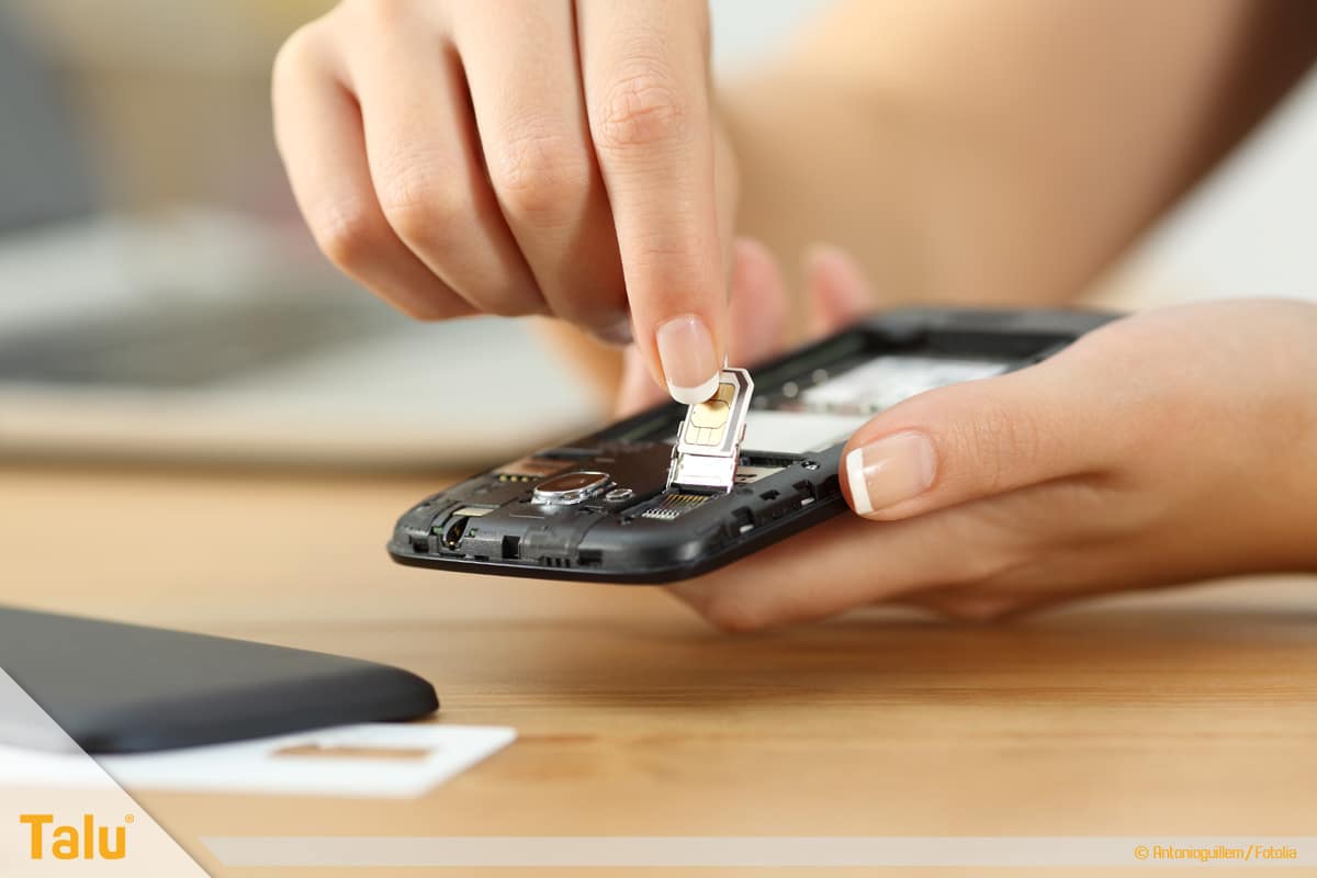Nano/Micro SIM-Karte zuschneiden, zugeschnittene SIM-Karte ins Smartphone einsetzen
