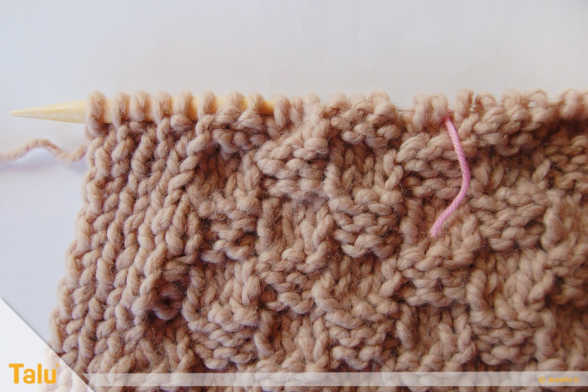 Strickjacke stricken, Maschen markieren