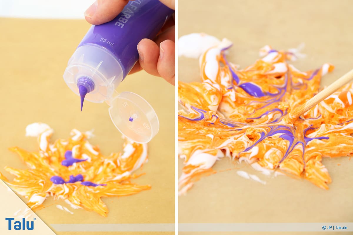 Malen mit Rasierschaum, Papier auf Schaum, weitere Farbe dazugeben