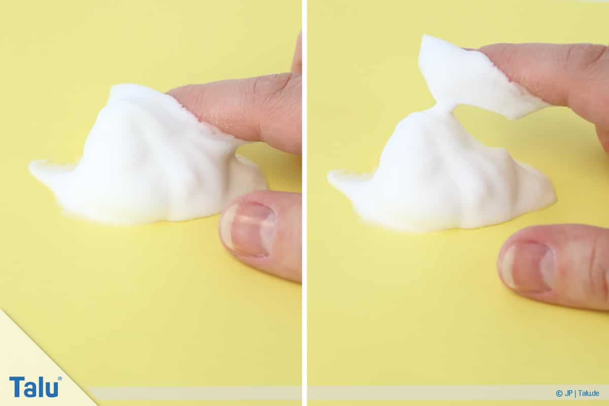 Malen mit Rasierschaum, Schaum auf Papier, Beginn