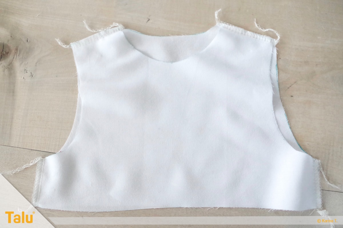 Taufkleid nähen, erste Nähschritte