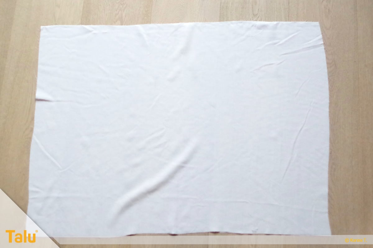 Taufkleid nähen, weiteres Stück Stoff