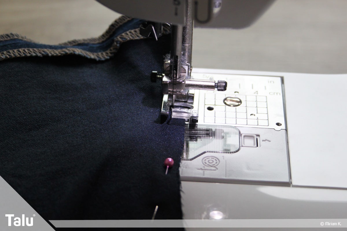 Upcycling Jeans, Tasche nähen, untere Öffnung zunähen