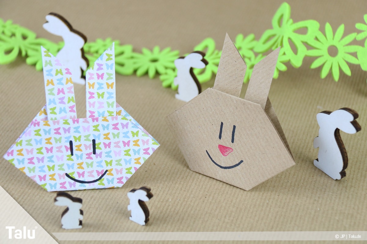 Osterhase basteln, Variante Hasengesicht, fertig gefaltete Hasen der Variante Hasengesicht