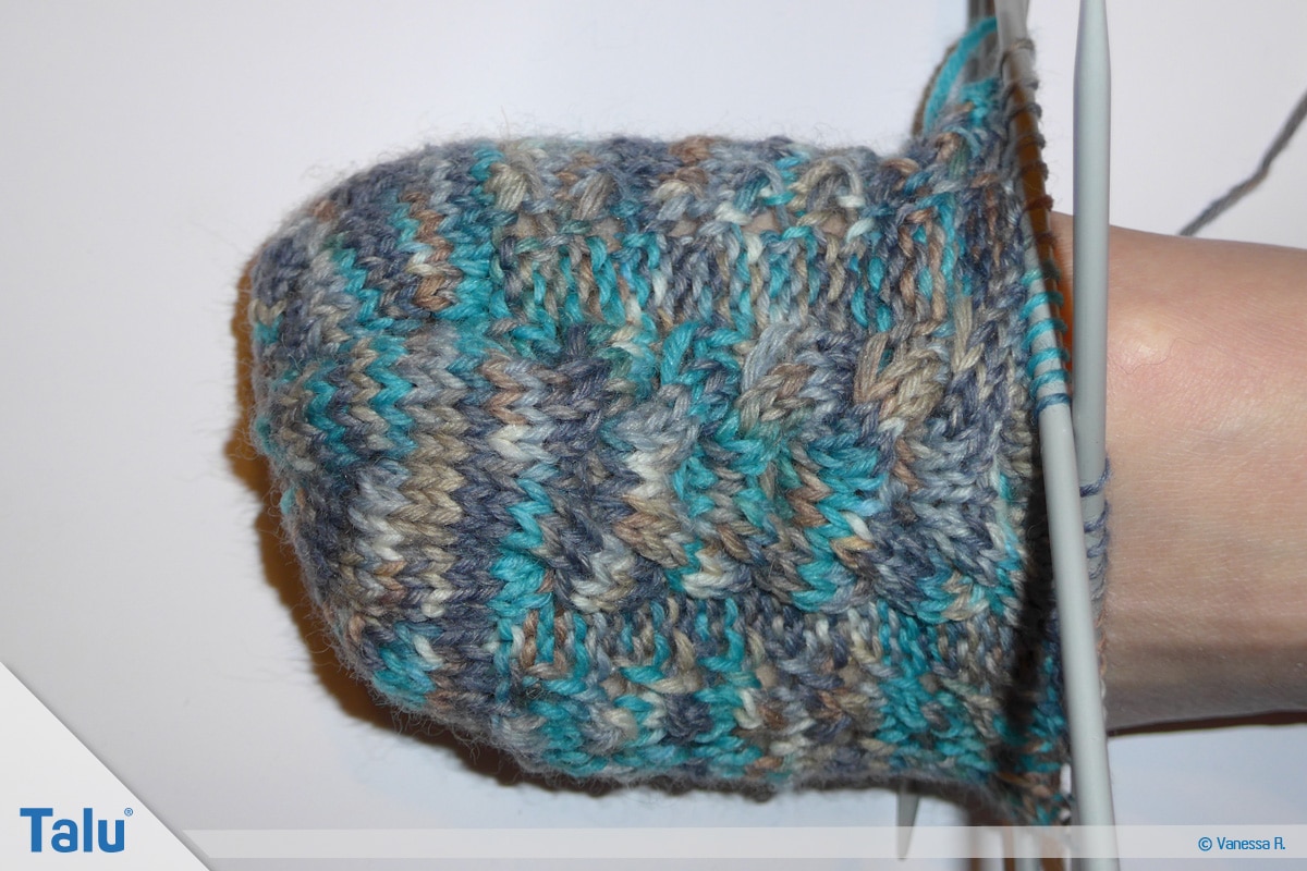 Socken mit Muster stricken, Überkreuzungen für Zopfmuster