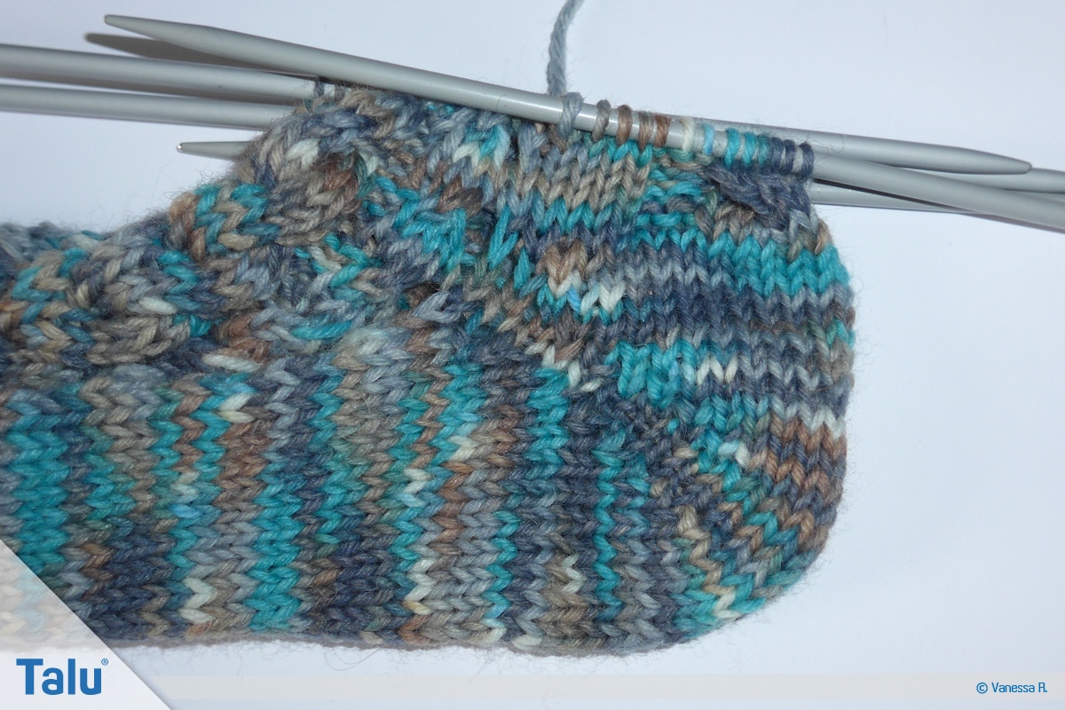 Socken mit Muster stricken, Bumerangferse stricken