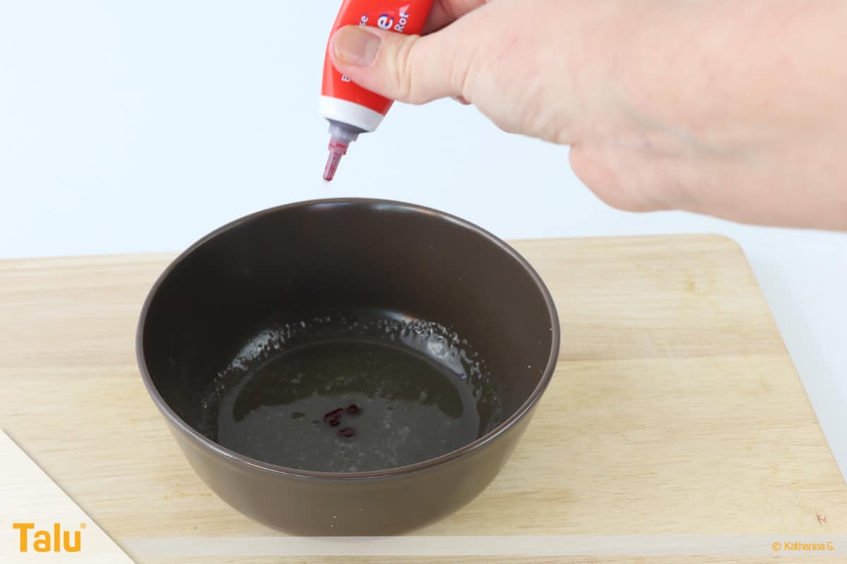 Essbarer Glitzer, Glitzerpulver, Variante mit Gelatine, Lebensmittelfarbe dazufügen