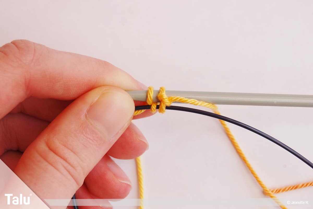 Möbiusschal stricken, Anschlagen zweiter Schritt