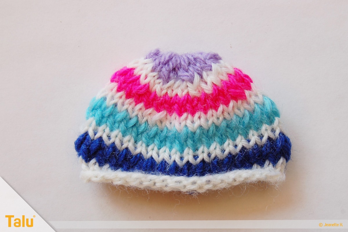 Wollreste verstricken, Mützchen stricken, Mützchen zusammennähen