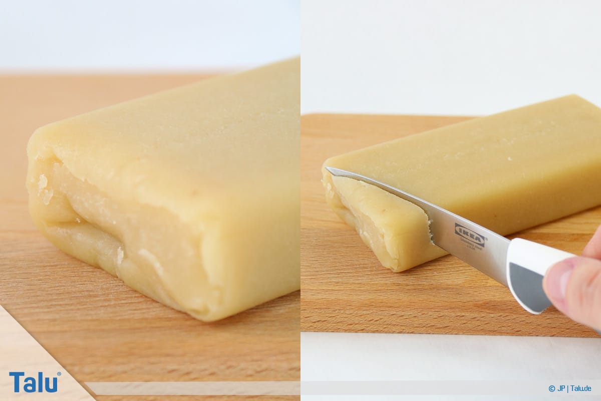 Marzipan färben, Variante mit Lebensmittelfarbe, Marzipanmasse mit Messer schneiden