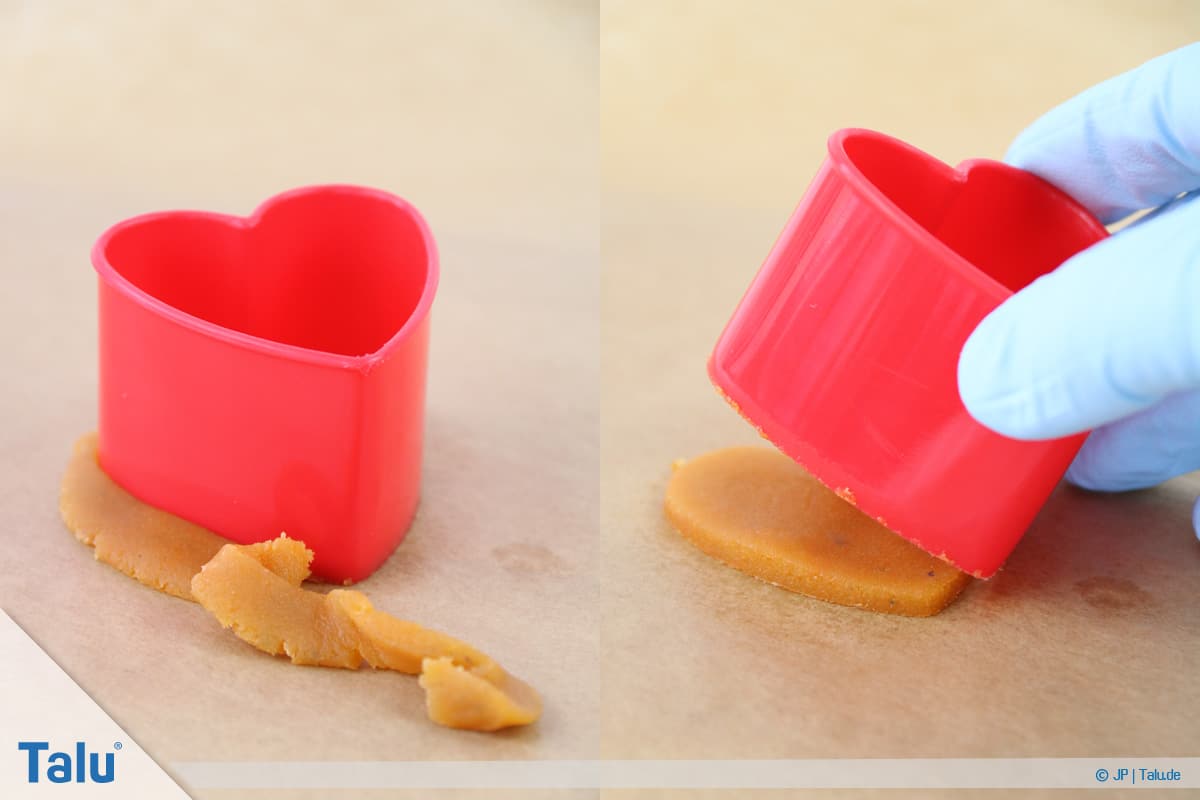 Marzipan färben, Variante mit Lebensmittelfarbe, Formen aus gefärbtem Marzipan ausstechen