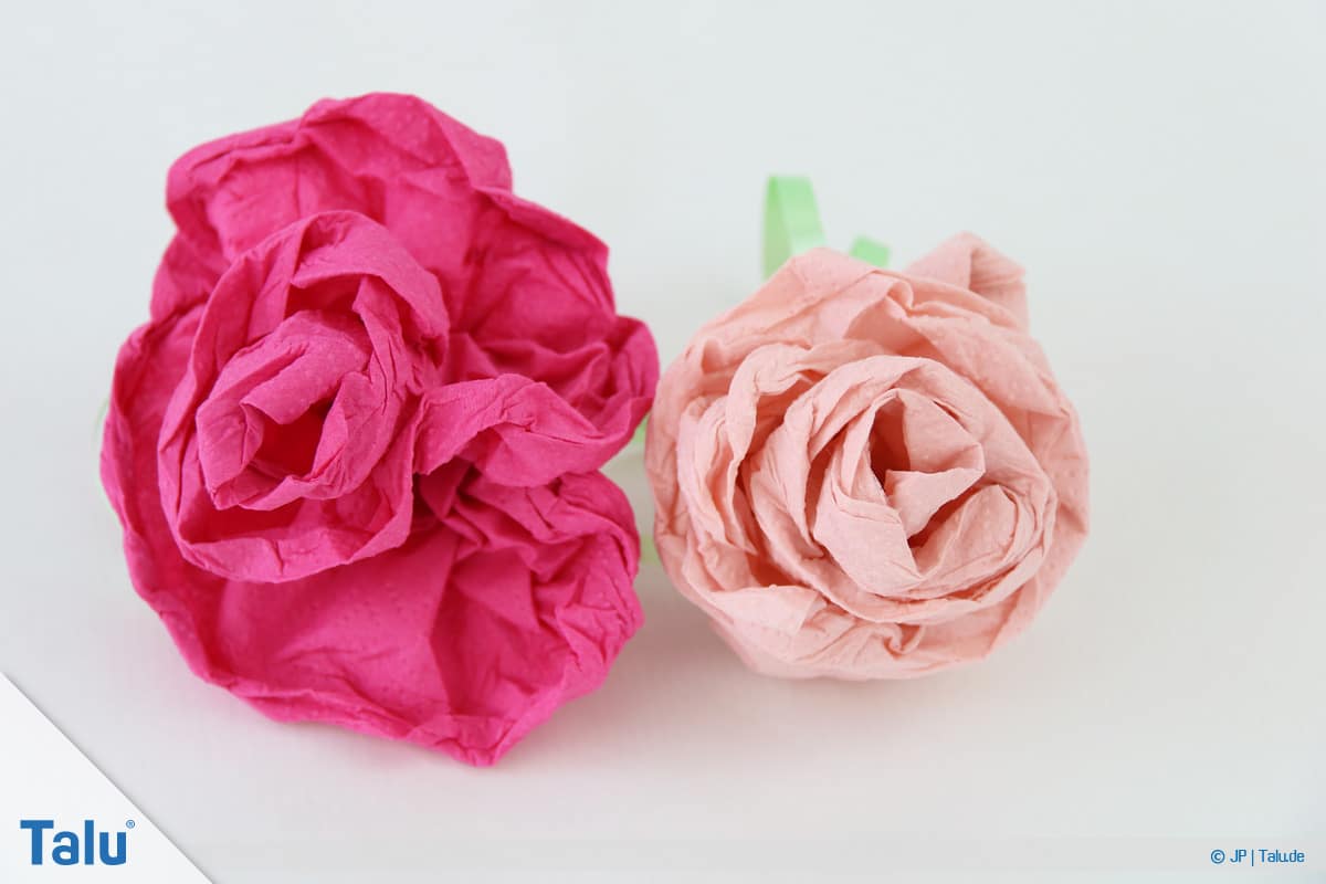 Papierrosen basteln, Anleitung, Papierrosen aus Servietten