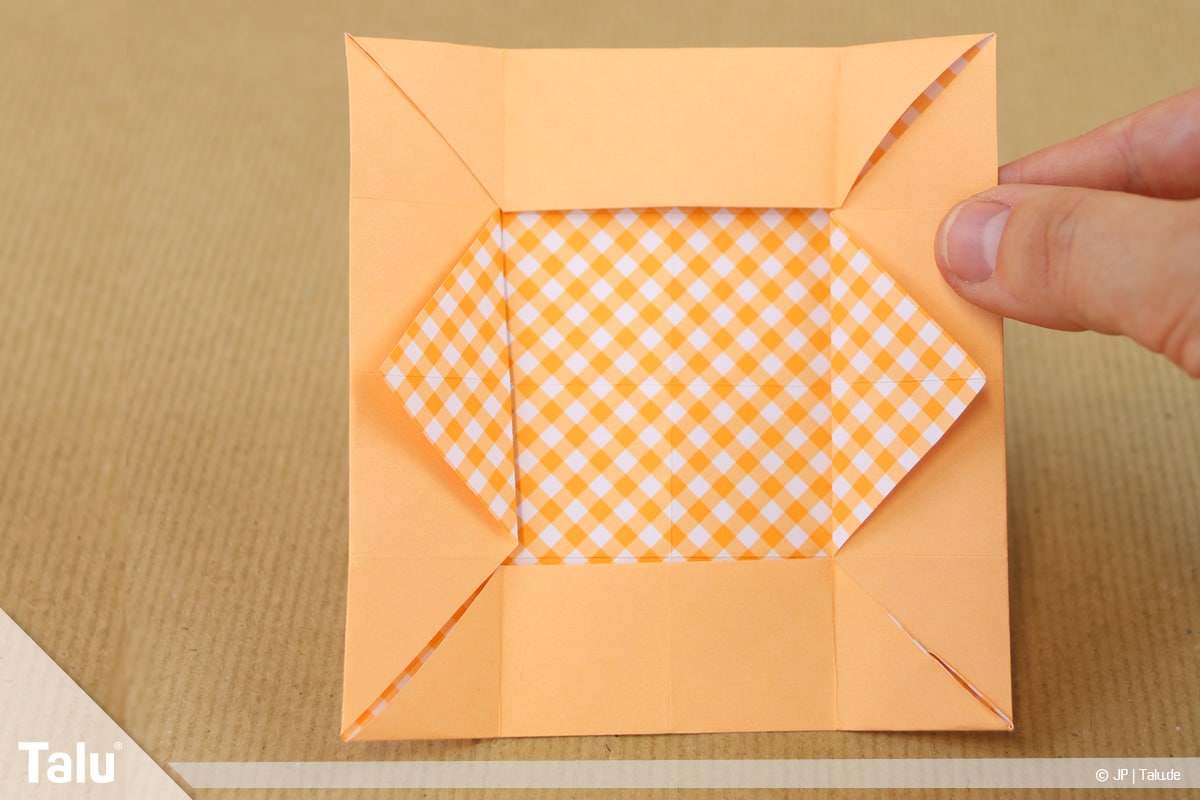 Haus aus Papier basteln, Papierhaus falten, bisherige Faltarbeit