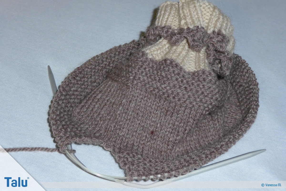 Gammlos stricken, Anleitung Hüttenschuhe, wieder einige Maschen zusammenstricken