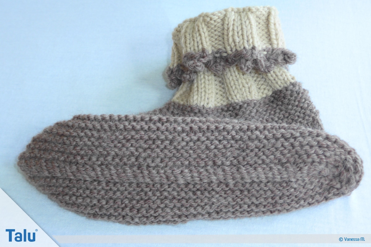 Gammlos stricken, Anleitung Hüttenschuhe, Fadenenden versäubern