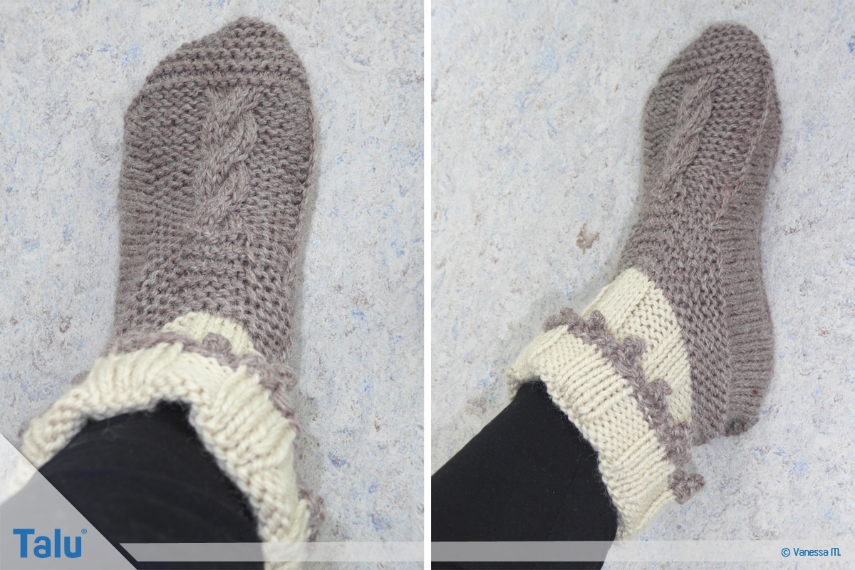 Gammlos stricken, Anleitung Hüttenschuhe, fertige Gammlos am Fuß angezogen