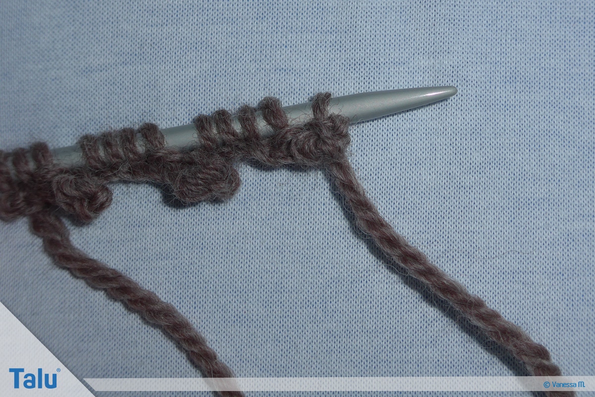 Gammlos stricken, Anleitung Hüttenschuhe, Maschen auf Stricknadel