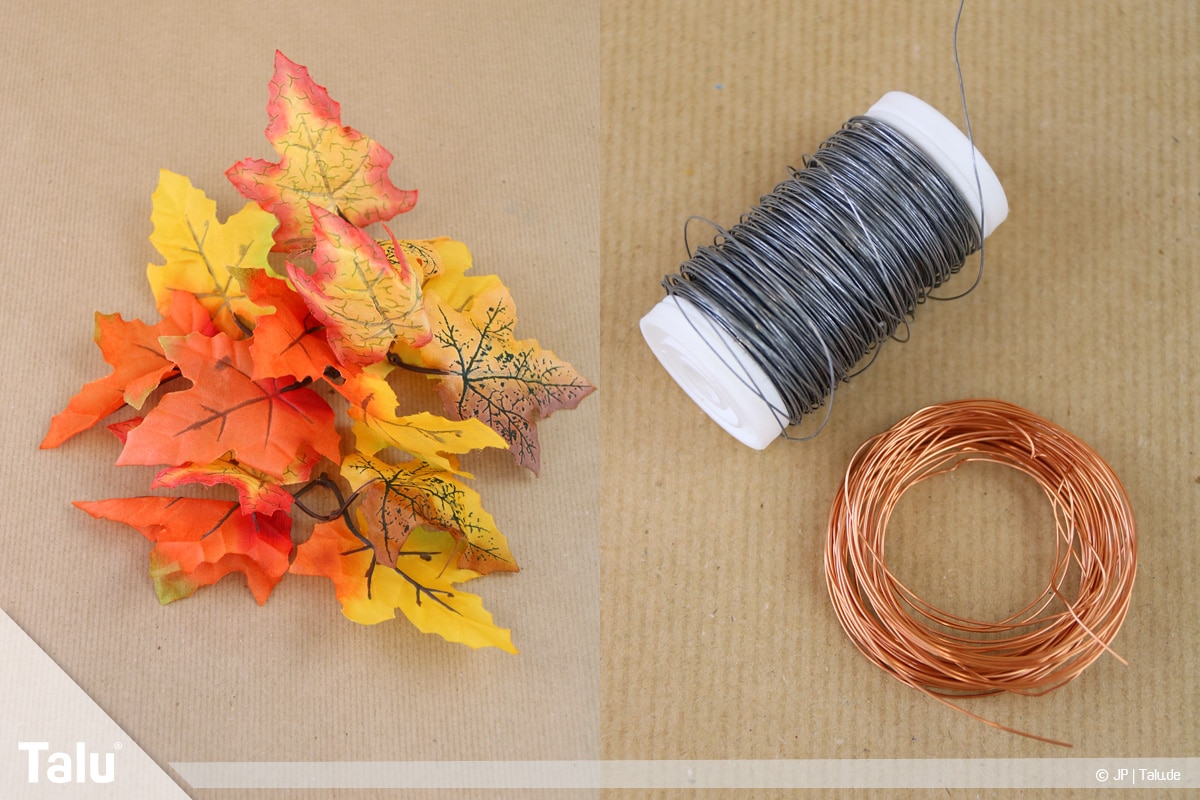 Herbstkranz selber basteln, Anleitung, bunter Kranz, Material