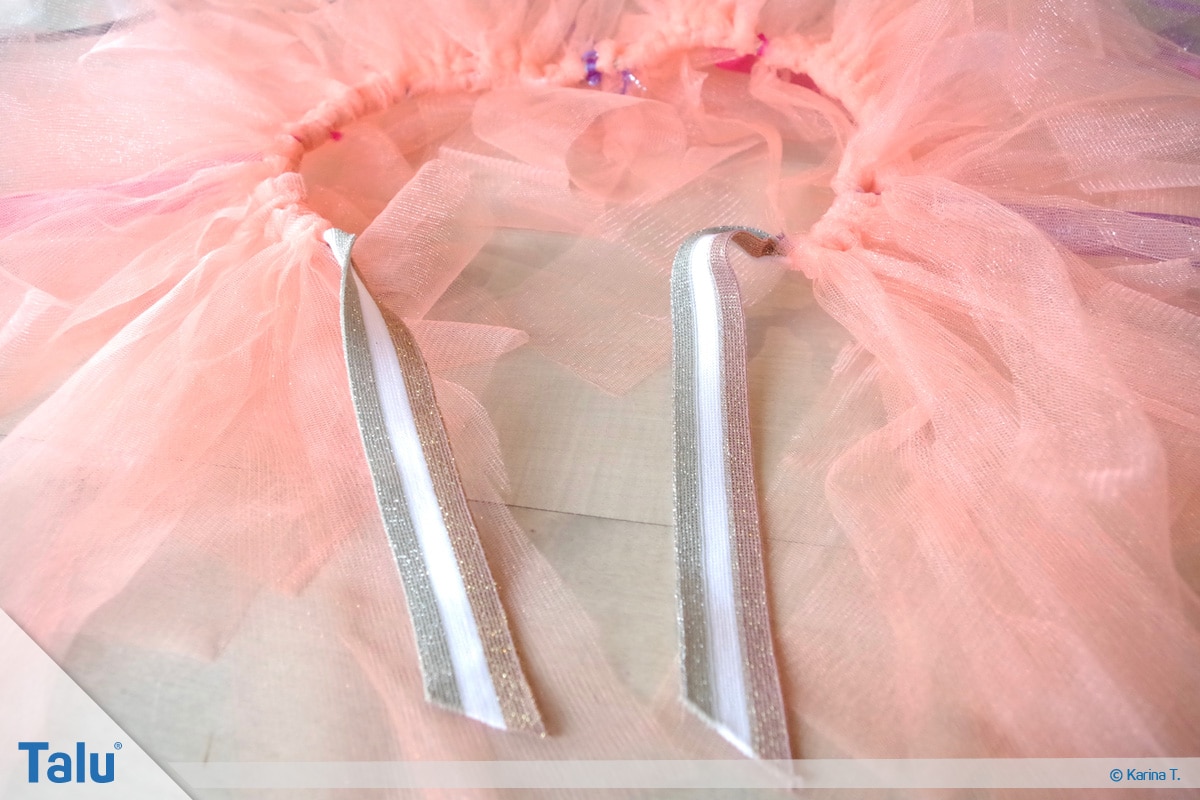 Tutu-Kleid/Rock selber machen, Anleitung, Tutu vor dem Zusammenbinden