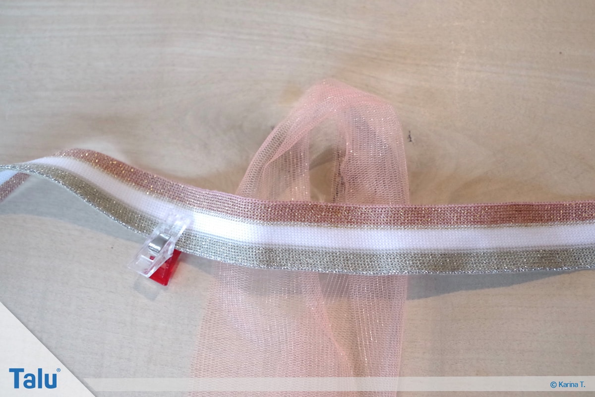 Tutu-Kleid/Rock selber machen, Anleitung, Tüllstreifen am Dekoband befestigen