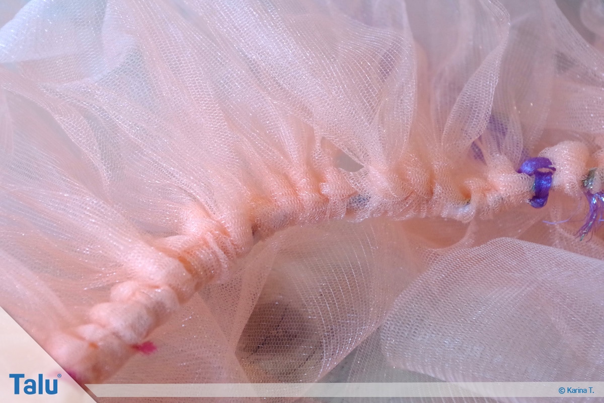 Tutu-Kleid/Rock selber machen, Anleitung, Tüllstreifen an Dekoband