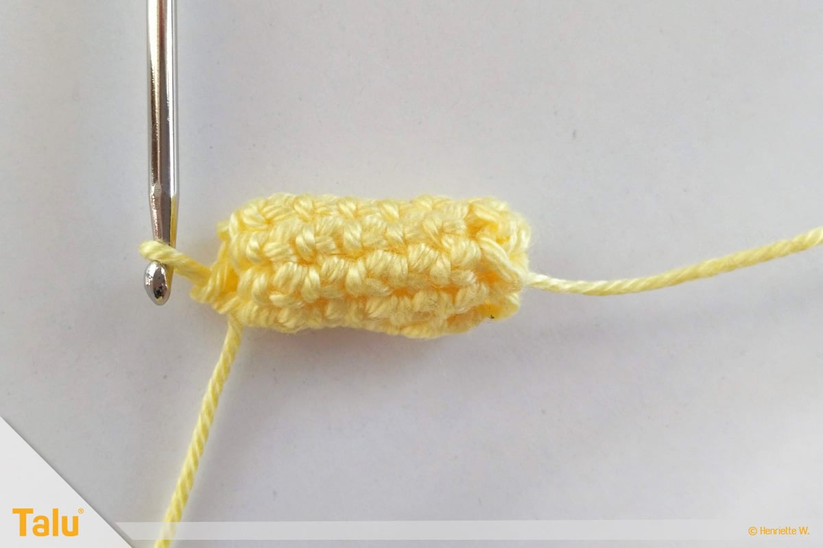Maus häkeln, Amigurumi-Häkelmaus, Enten-Schwimmring weiter häkeln