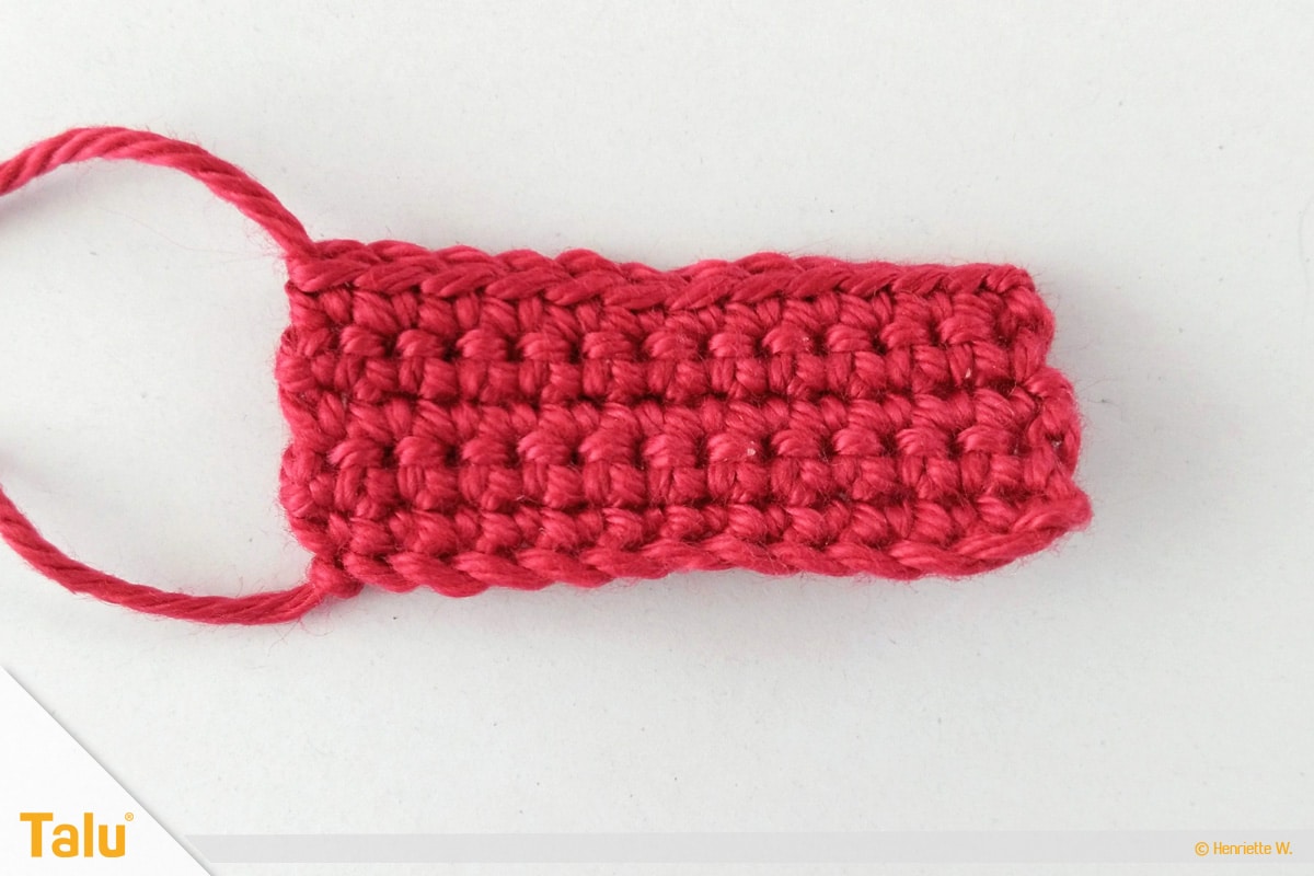 Maus häkeln, Amigurumi-Häkelmaus, Schleife entsteht