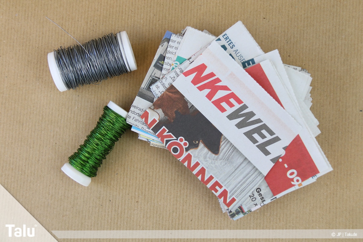 Basteln mit Papier an Weihnachten, Ideen, Zeitungspapier und Basteldraht